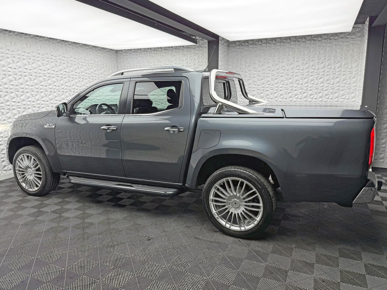 Fahrzeugabbildung Mercedes-Benz X 350d POWER-EDITION/4MATIC/LED/KEYLES/360°/AHK