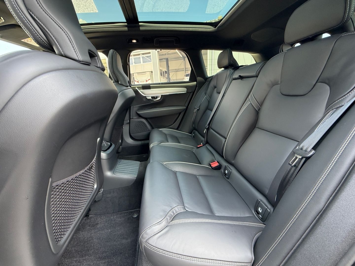 Volvo V90 Ultra Dark Recharge AWD StandHZG HUD Luftfah foto 12