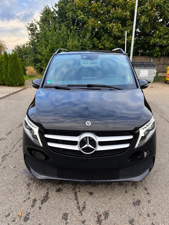 Image of Mercedes-Benz V 220