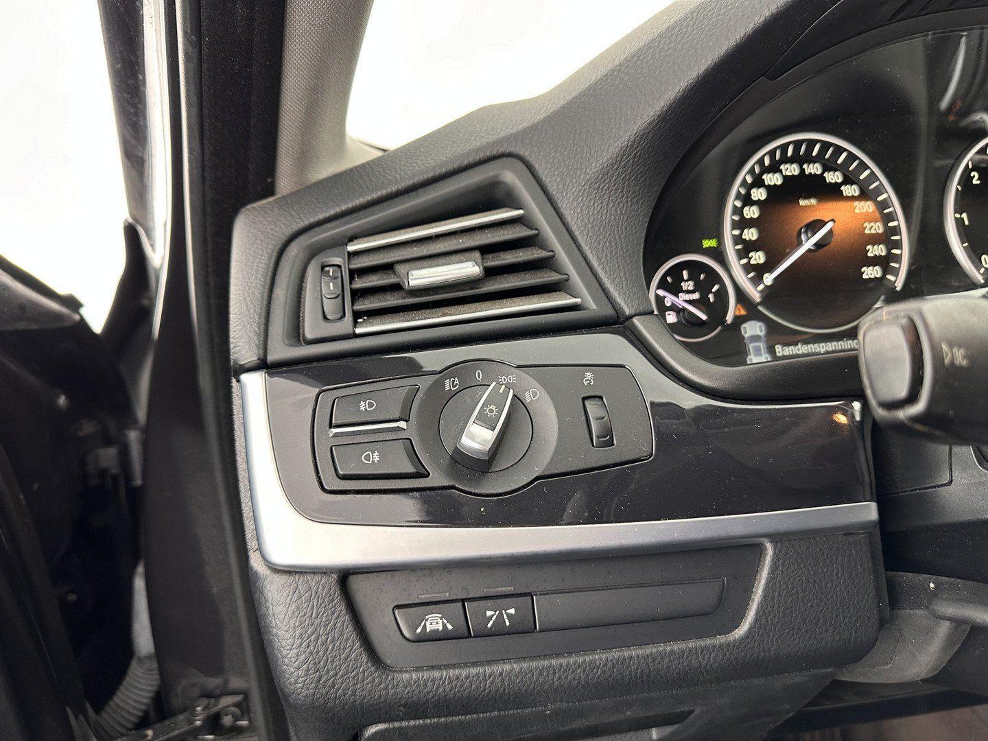 BMW 518 2014 — photo 23