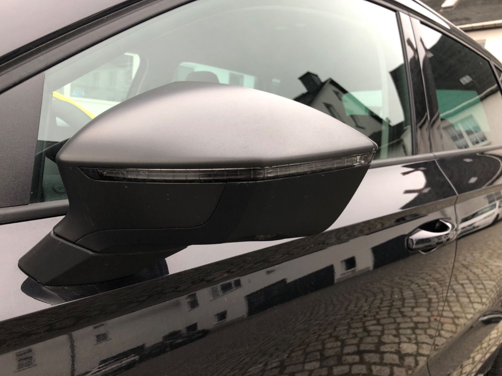 Fahrzeugabbildung SEAT Ateca 1.5 TSI FR DSG *Front Assist *AHZV-Vorb.