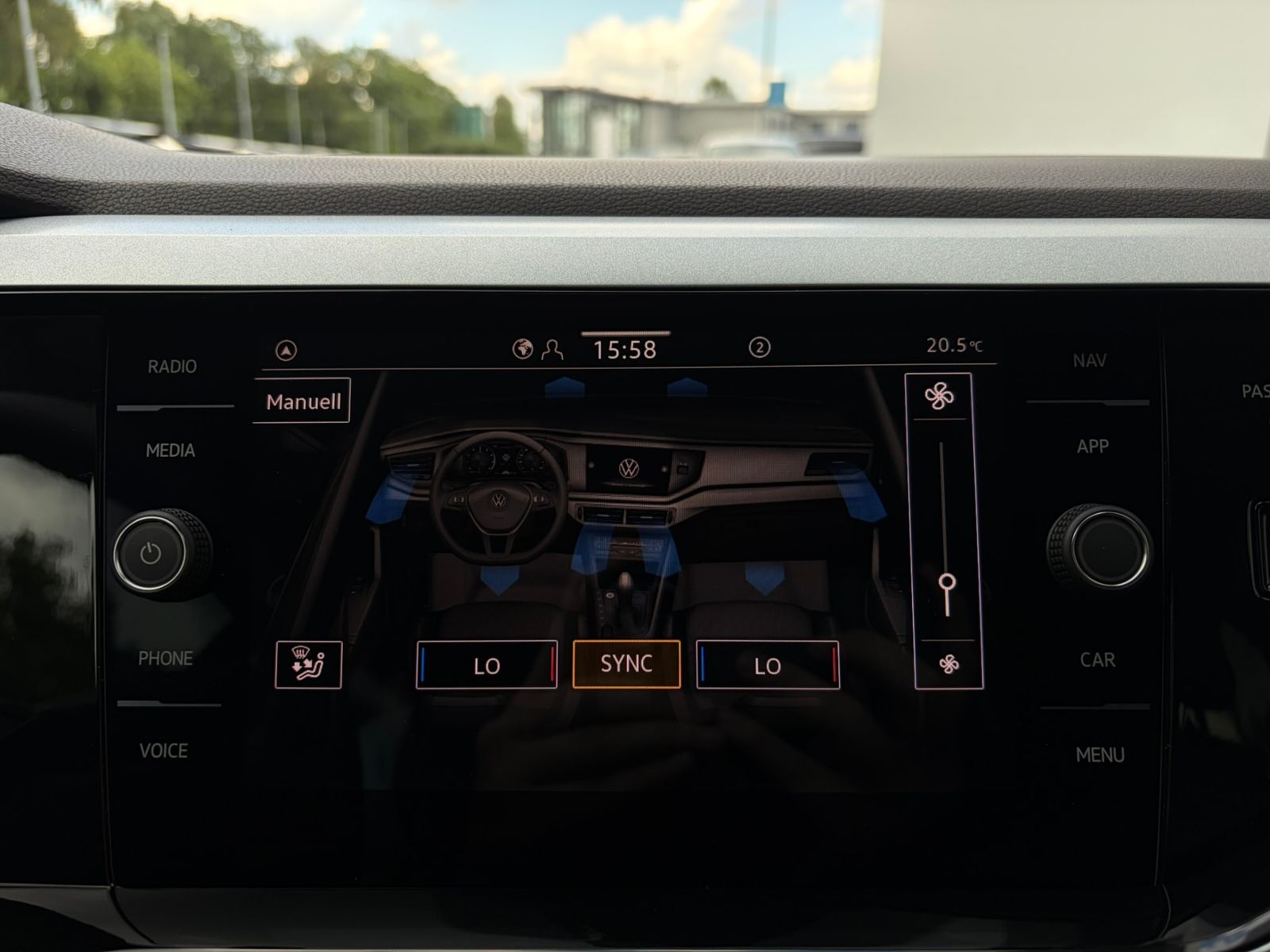 Fahrzeugabbildung Volkswagen Polo ENERGY 1.0 TSI *Navi, Ganzjahresreifen, Rüc