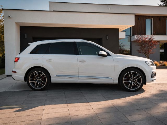 AUDI Q7 3.0 TDI quattro tiptronic -