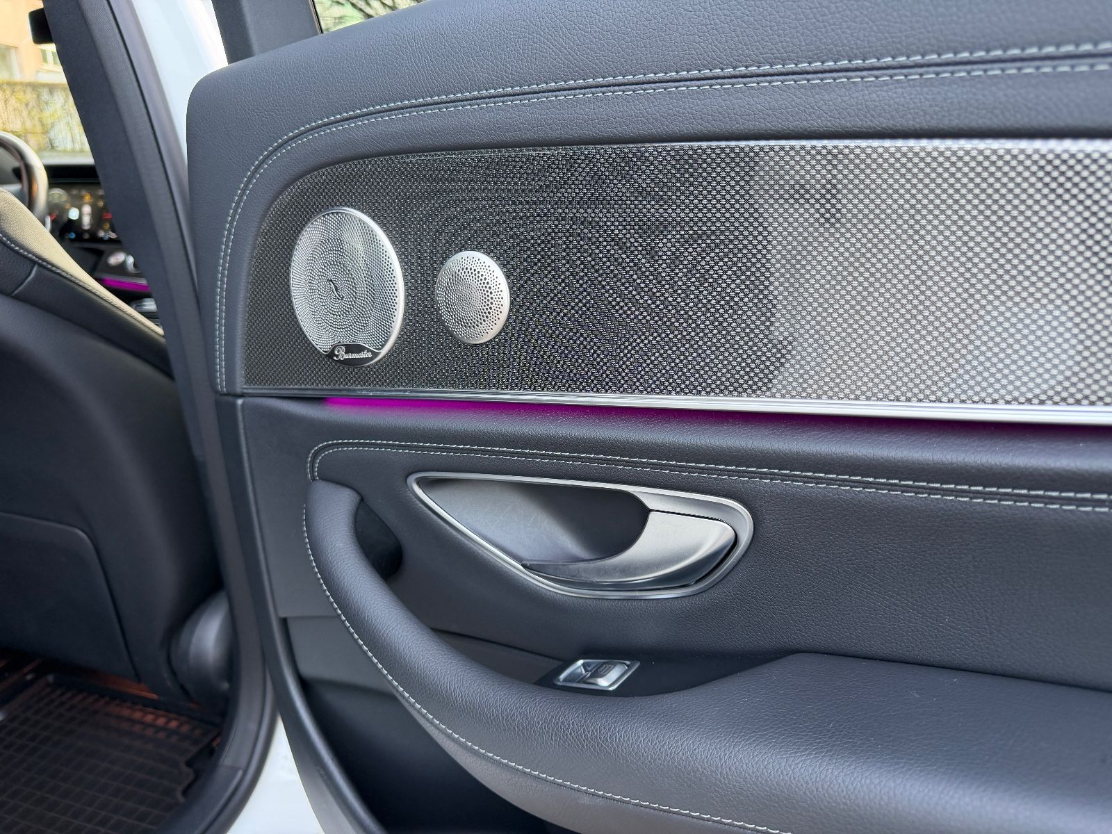 Fahrzeugabbildung Mercedes-Benz E 220d AMG*JUNGE STERNE*MUTLIBEAM*BURMESTER*AHK