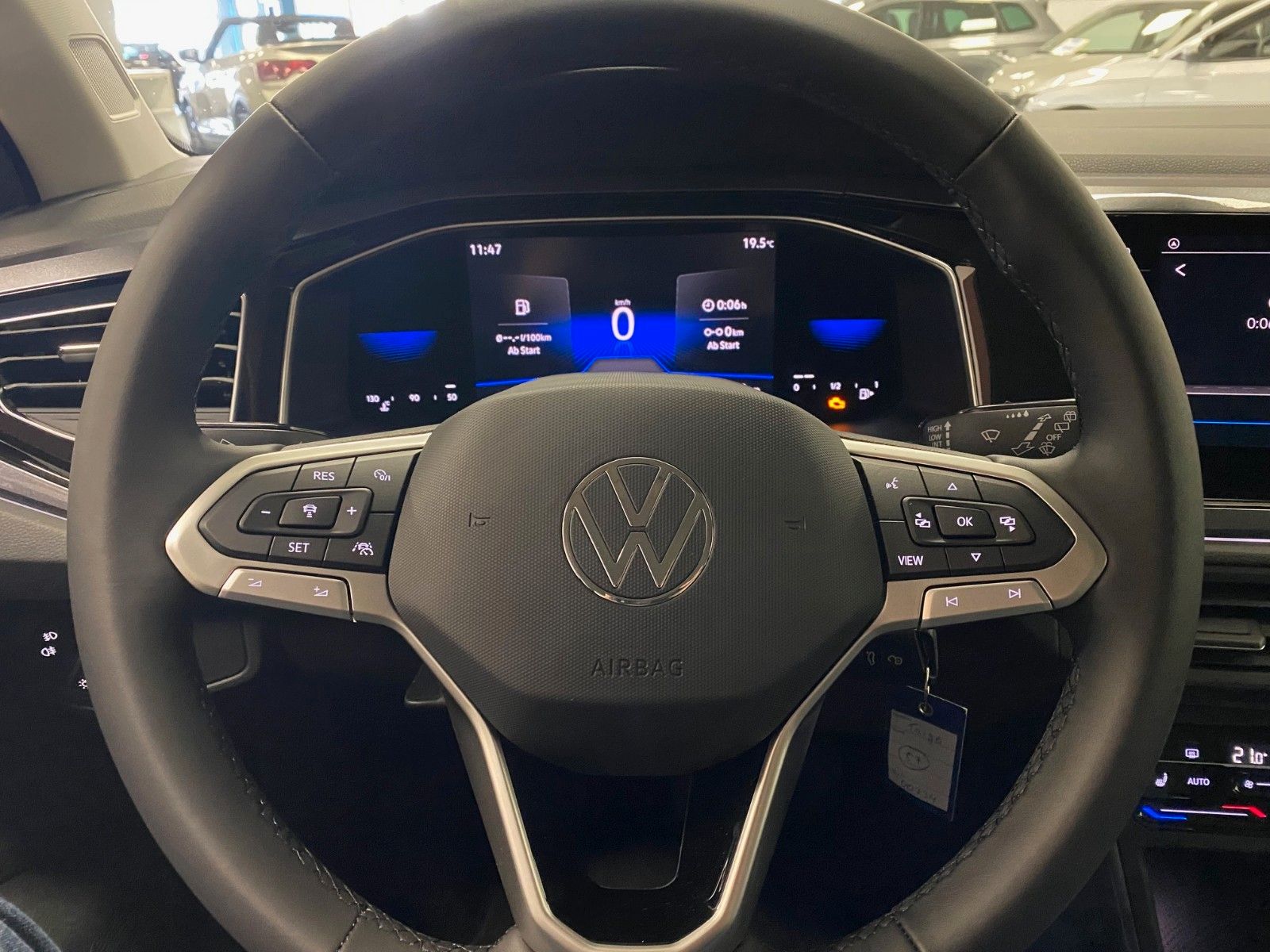 Fahrzeugabbildung Volkswagen Taigo 1.0 TSI STYLE+PDC+IQ.DRIVE++MATRIX+17"ALU+