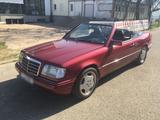 Mercedes-Benz E220 W124 Cabrio - Mercedes-Benz E 220: W124