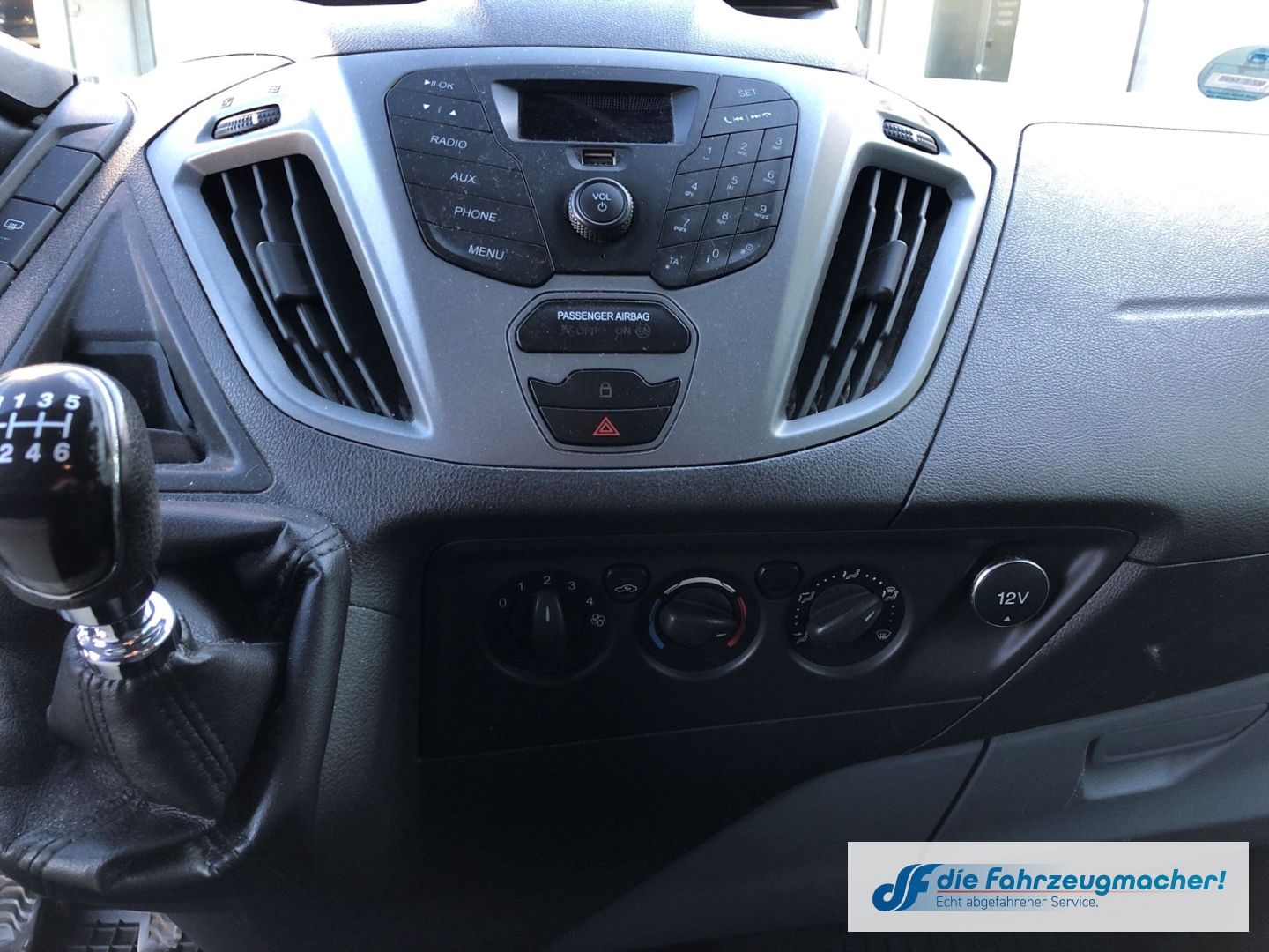 Fahrzeugabbildung Ford Transit Custom Kombi 300 L1 2.2 TDCi *1495