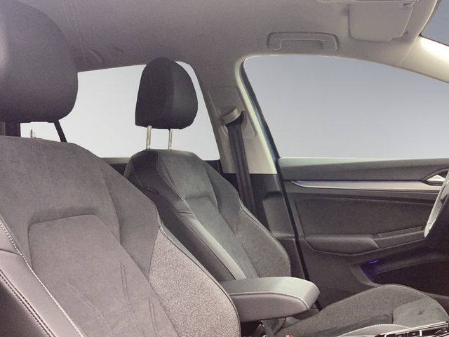 Golf VIII Variant 1.5eTSI DSG Style AHK FACEL.