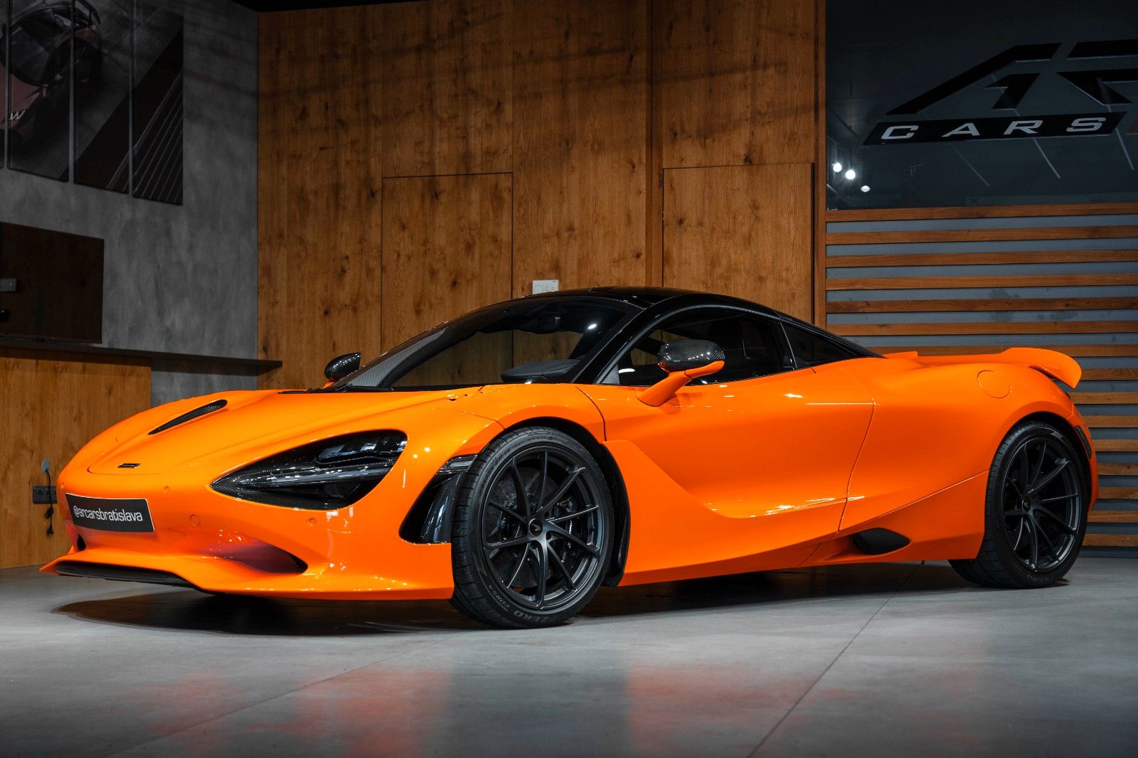 MCLAREN 750S