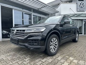 Volkswagen Touareg - 1