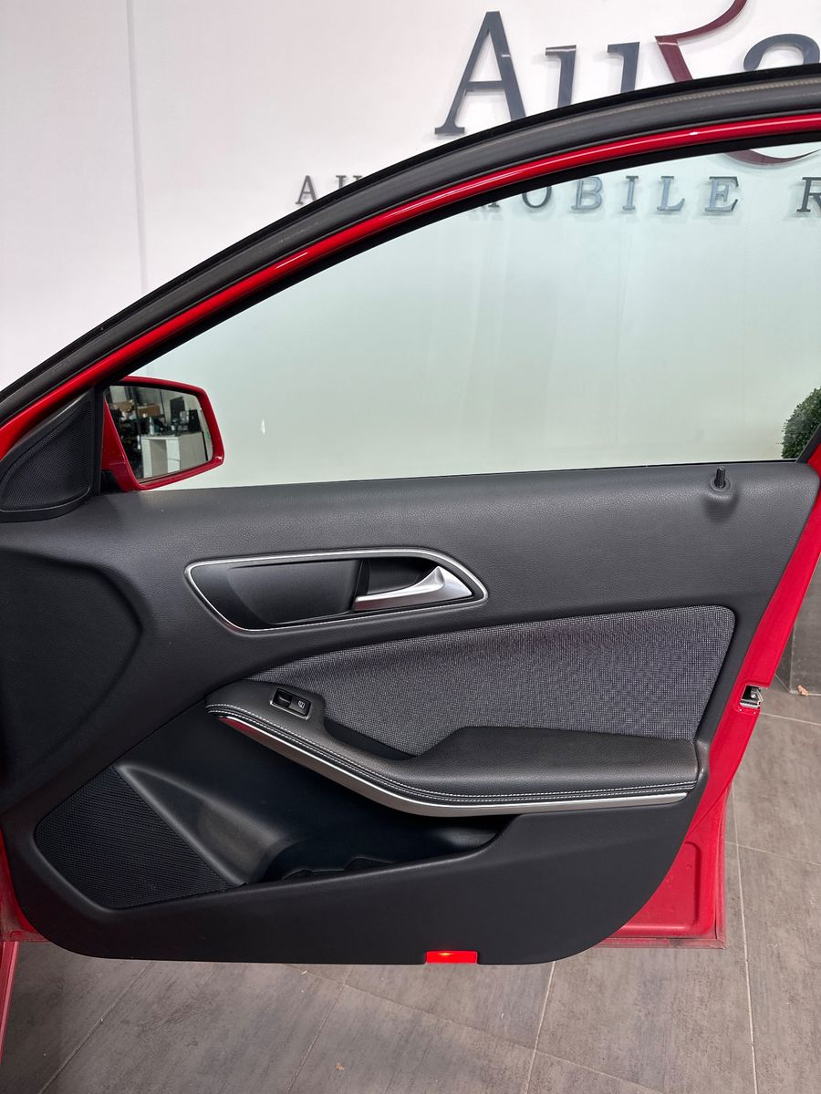 Fahrzeugabbildung Mercedes-Benz A 180 Limousine Style NAV+Bi-Xen+KLIMA+PDC+EU6