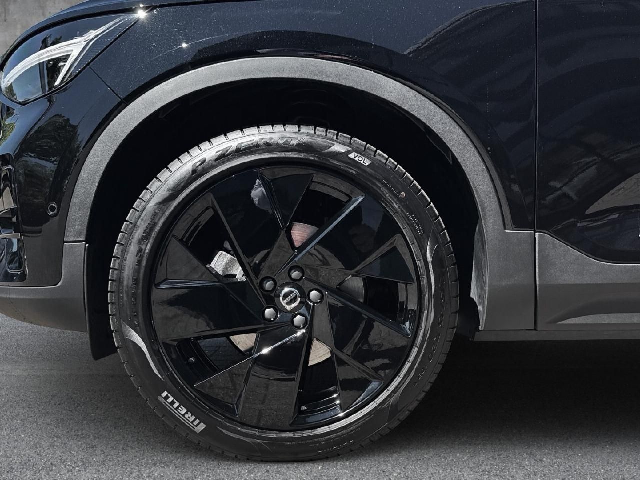 Fahrzeugabbildung Volvo XC40 B4B Ultra Black Edition 2WD
