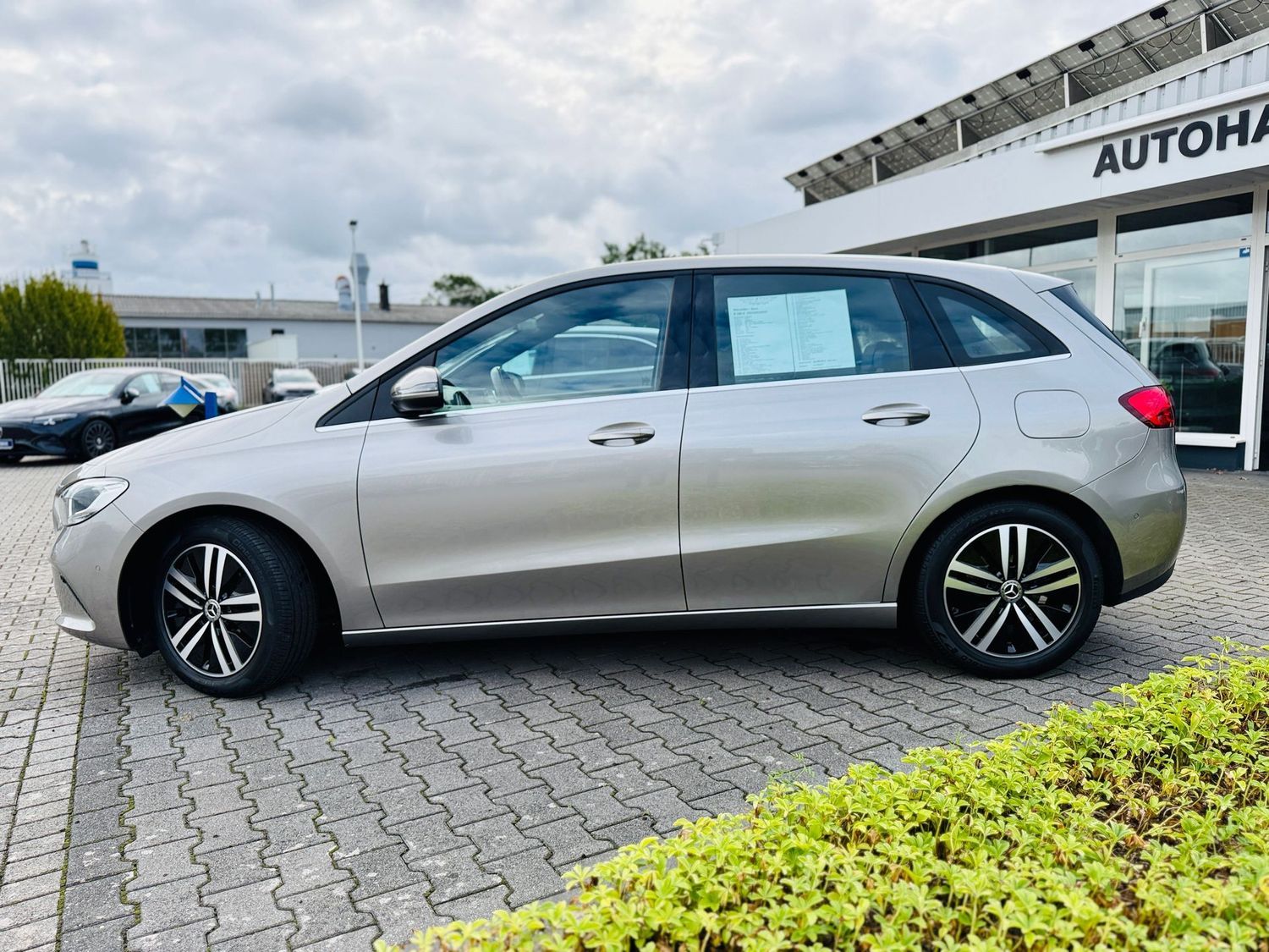 Fahrzeugabbildung Mercedes-Benz B 180 d, Autom, Distronic, PTS, RFK, Navi, Totw,