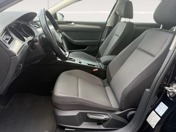 Volkswagen Passat - 12