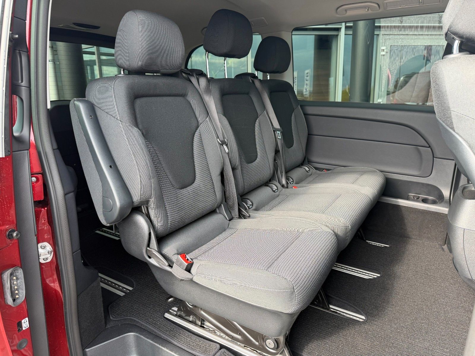 Fahrzeugabbildung Mercedes-Benz V 250 d EDITION Kompakt Kamera MBUX Kühlschrank