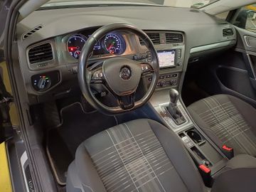 Volkswagen Golf - 6