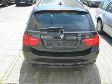 BMW 320 - 6