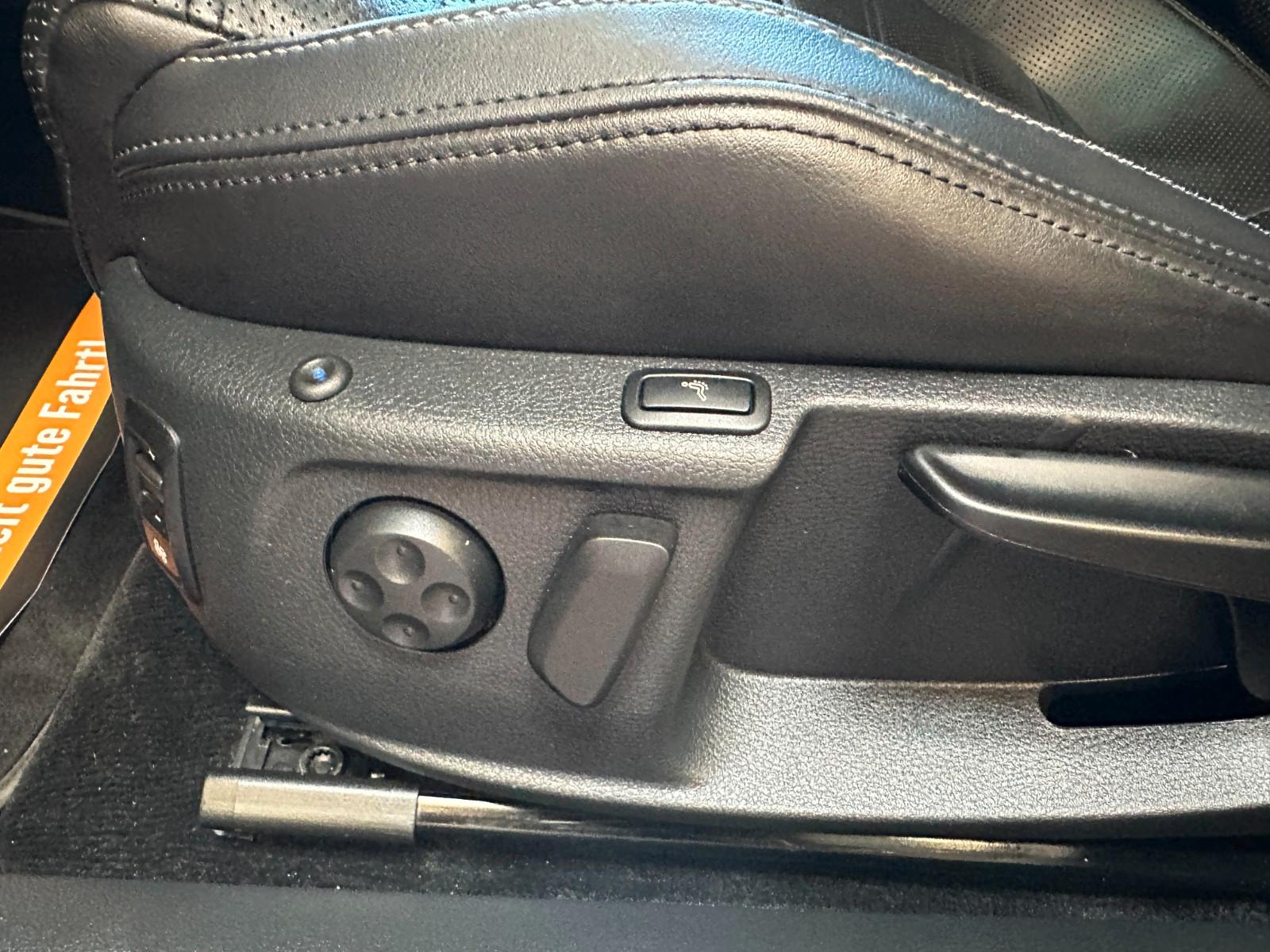 VOLKSWAGEN CC 2.0 TDI 177ch BVM Toit ouvrant pano Sièges chauffants et ventilés cuir - 2EME MAIN