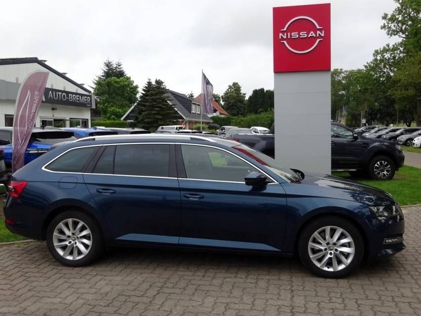 Fahrzeugabbildung SKODA Superb  Combi 2,0 TSI Style 4*4 DSG Navi