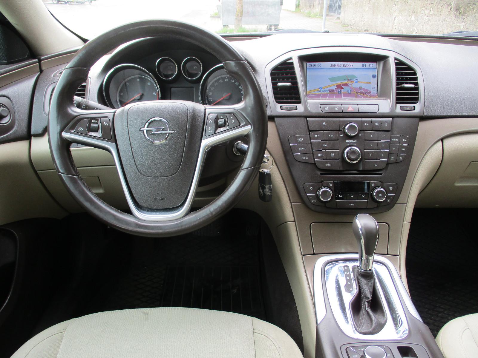 Opel Insignia 2010 — photo 11