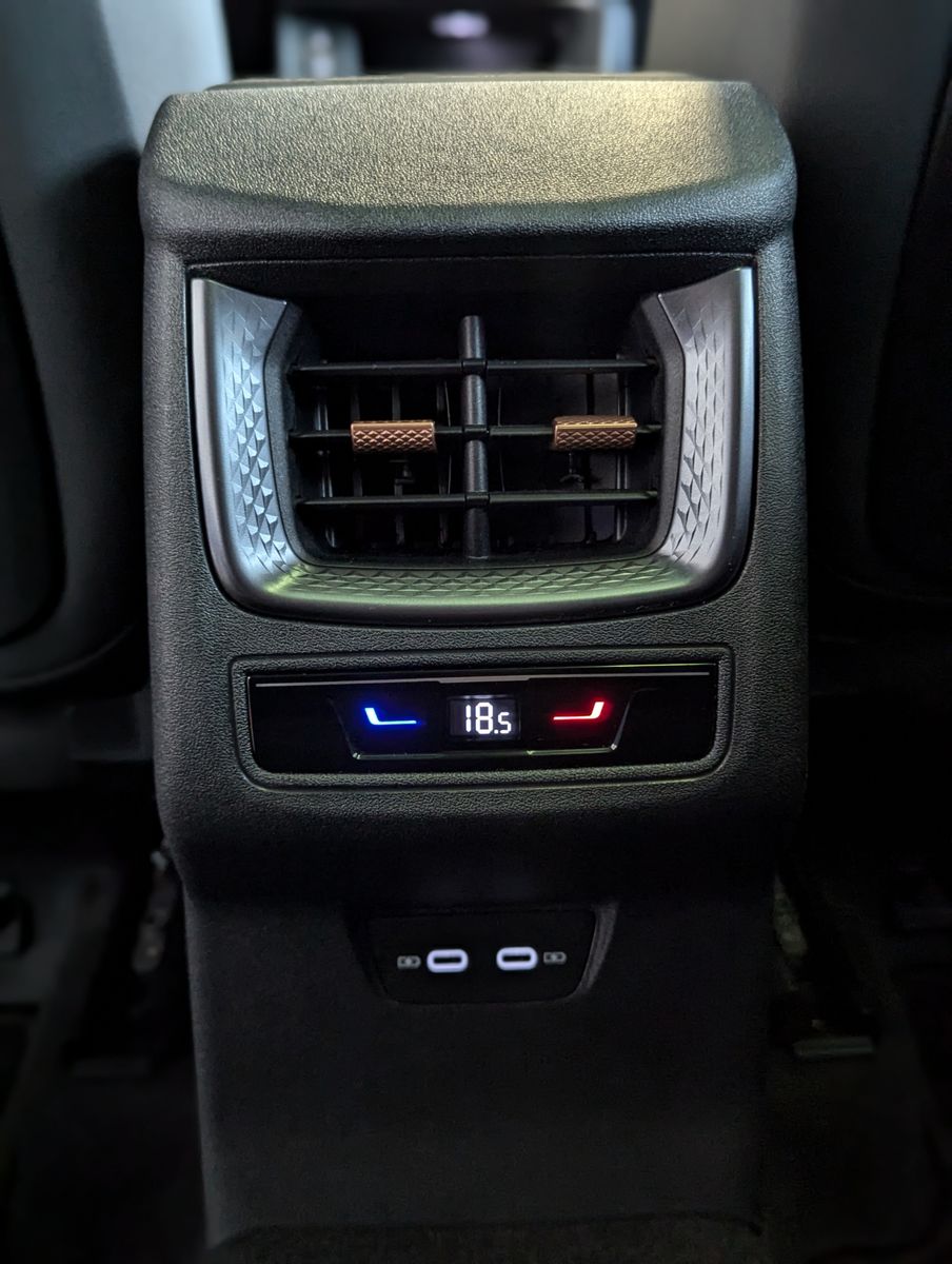 CUPRA Terramar 2.0 VZ 4D Drive-XL HUD Matrix Pano 20" - Image 25