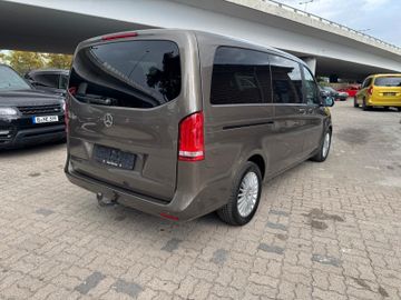 Mercedes V 220 - 11