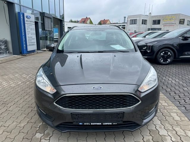 Fahrzeugabbildung Ford Focus Turnier Business Allwetter Sitzheizung