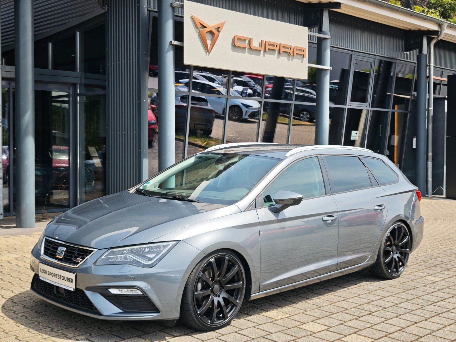 SEAT Leon ST FR 125PS NAVI+SHZ+AHK+LED+APP+ACC+