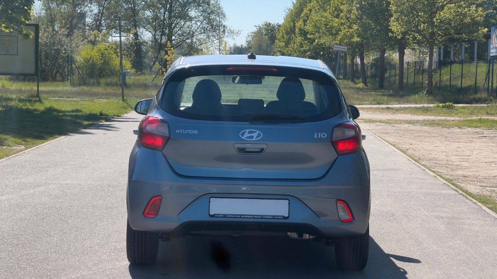 Fahrzeugabbildung Hyundai i10 1.0 Trend *Klima*Navi*CarPlay*PDC*RFKamera*