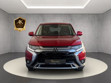 Mitsubishi Outlander - 2