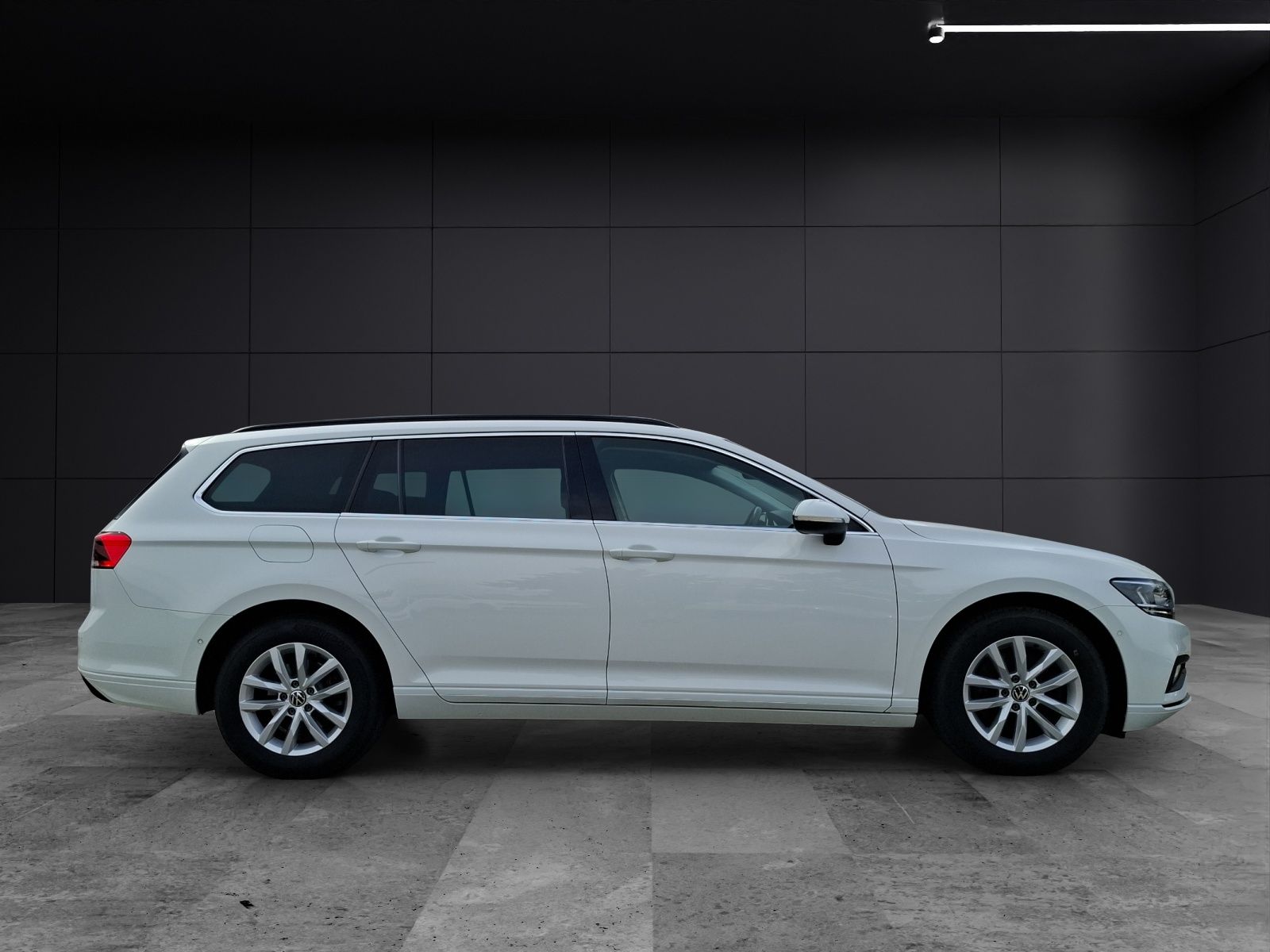 Fahrzeugabbildung Volkswagen Passat Variant TDI Business DSG LED AHK Navi AID