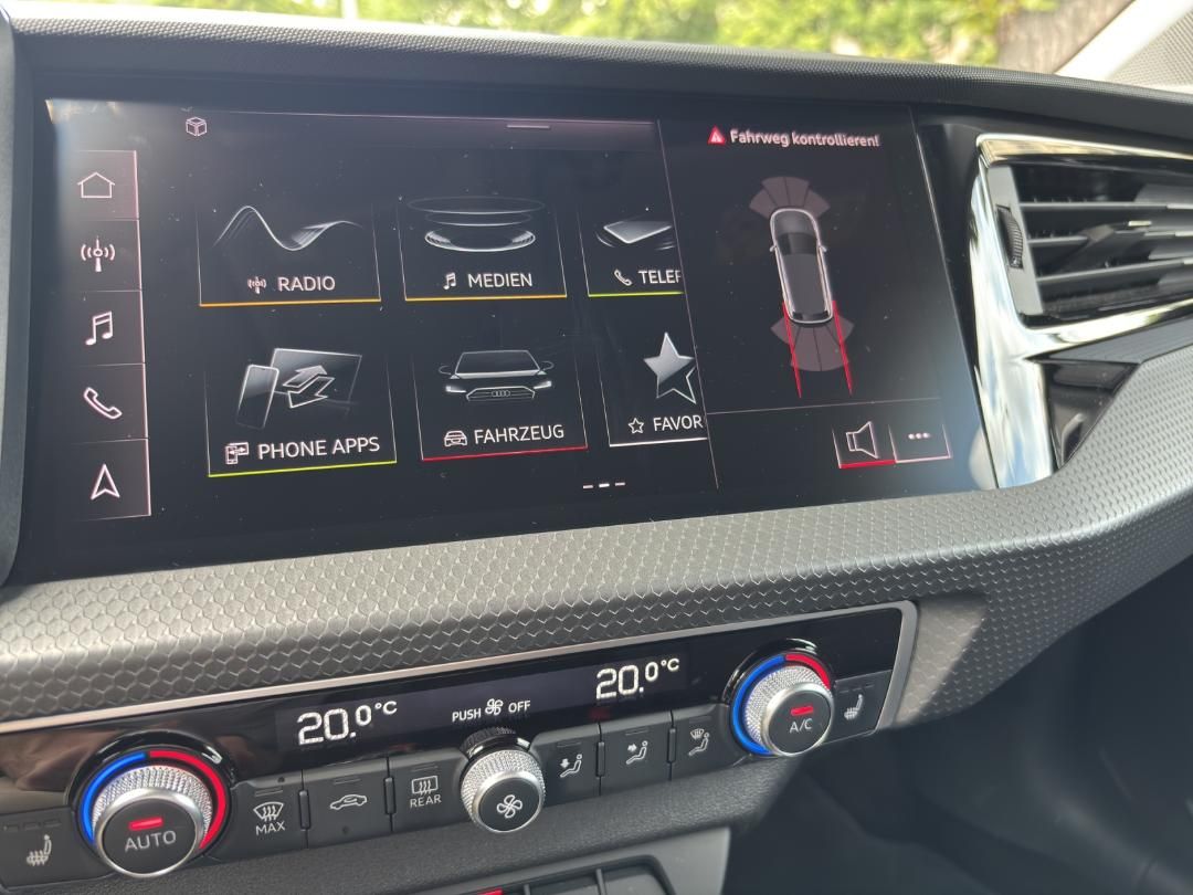 Fahrzeugabbildung Audi A1 allstreet 30 TFSI LED GRA InfotainmentPaket