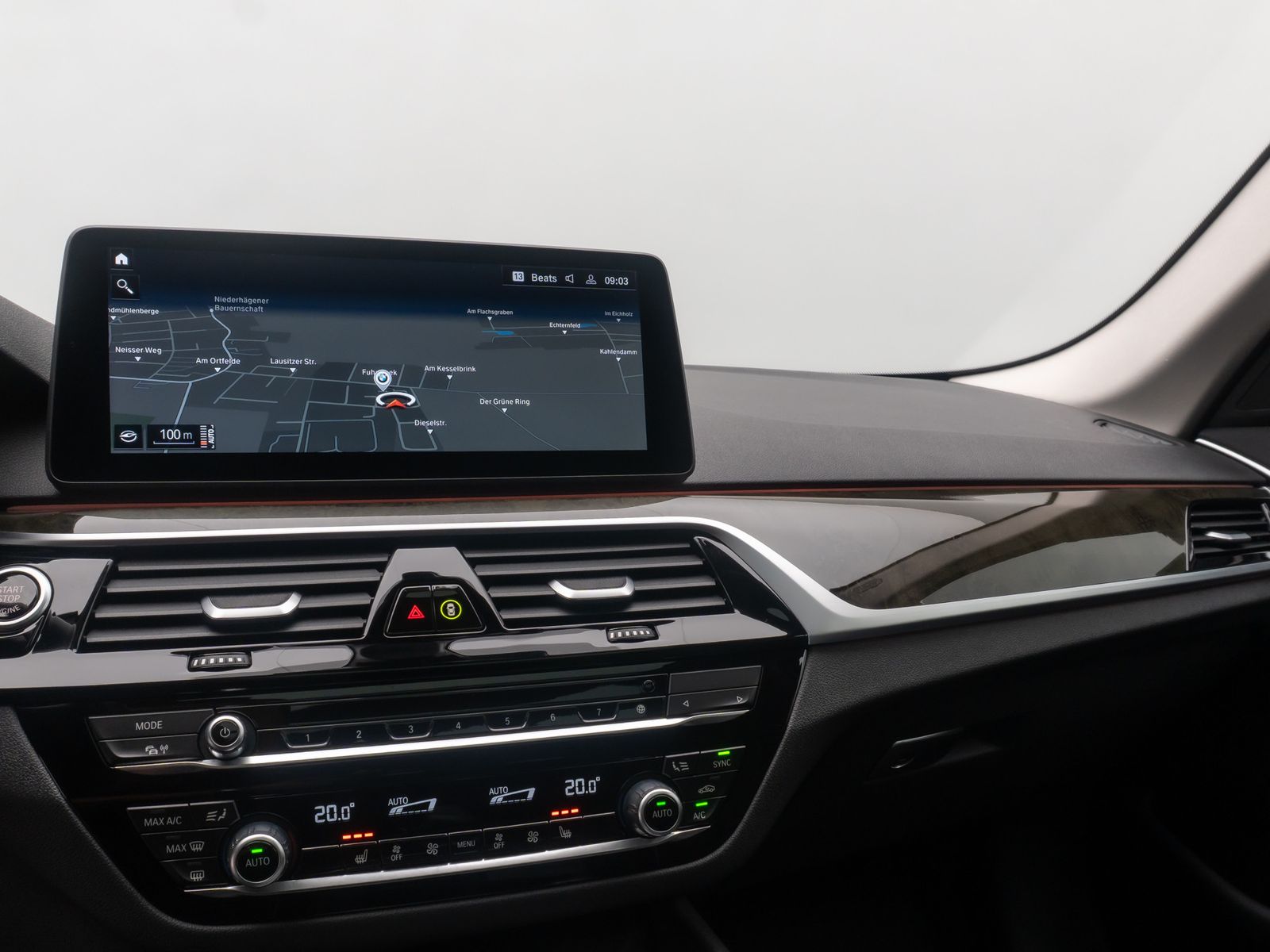 Fahrzeugabbildung BMW 530d Panorama Laser HUD 360&deg; DAB Leder Komfort