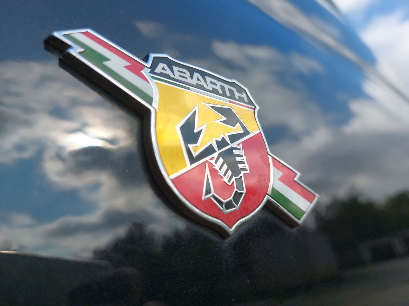 Abarth RED EDITION CARPLAY PDC SPORT-FAHRWERK – Bild 30