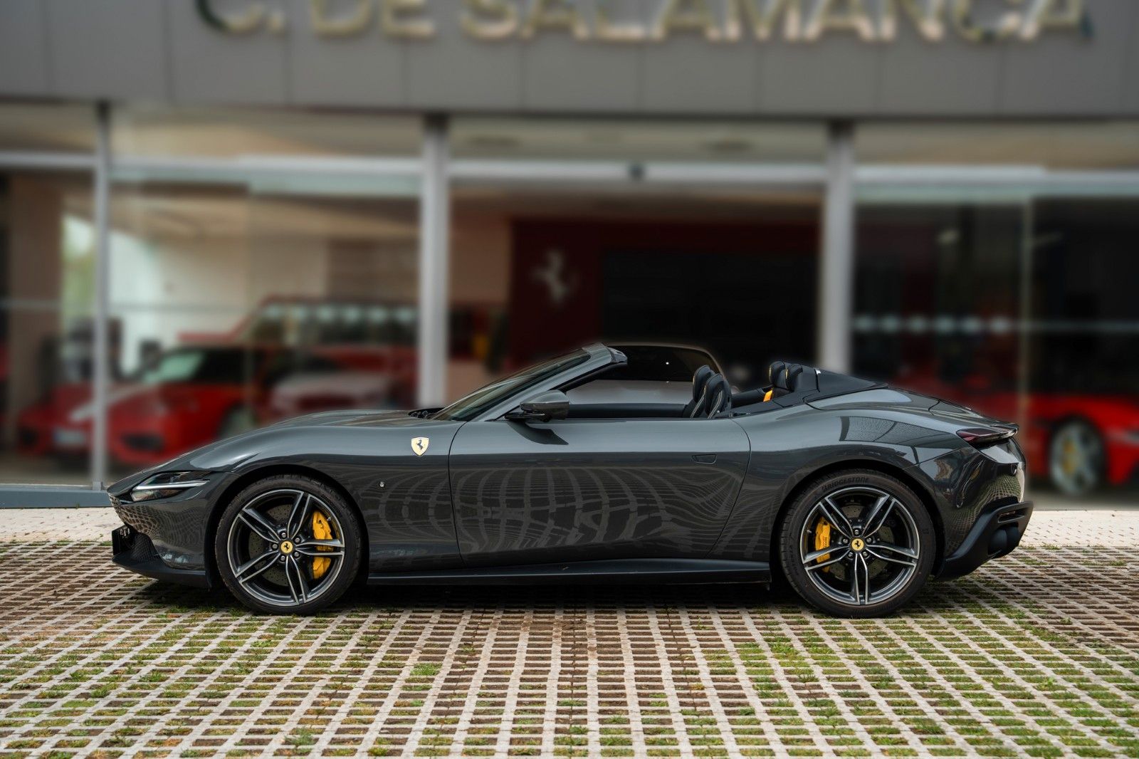 Ferrari Roma 3.9 T V8 Spider DCT imagem 3