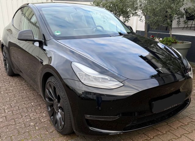 Tesla Model Y Performance AWD 