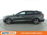 Volvo V60 2.0 B4 R Design Aut*NAVI*LED*TEMPO*CAM*PDC* - gebrauchte Volvo V60 aus dem Jahr 2021