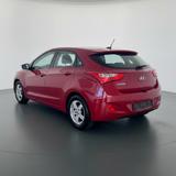 Hyundai i30 1.4 Trend blue - Navi/ Kamera/ Klima - Hyundai i30: Rot