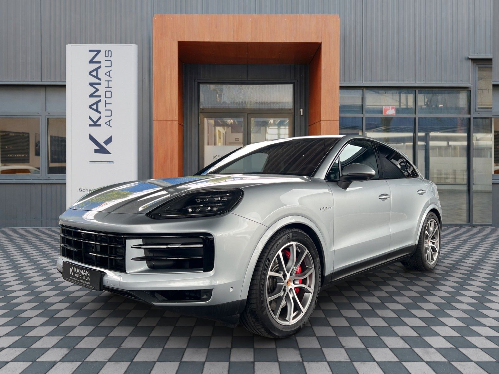 Porsche Cayenne Coupe S E-Hyb PDCC Hinterachs MY2025 foto 2