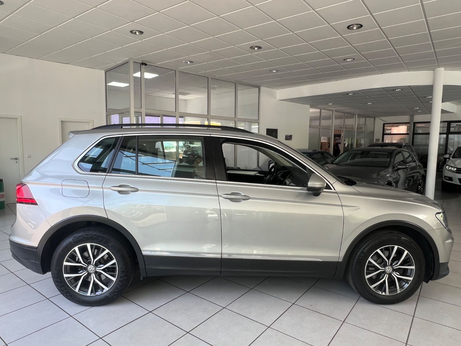 Fahrzeugabbildung Volkswagen Tiguan Comfortline 2.0 TDI DSG  *Digitaltacho*