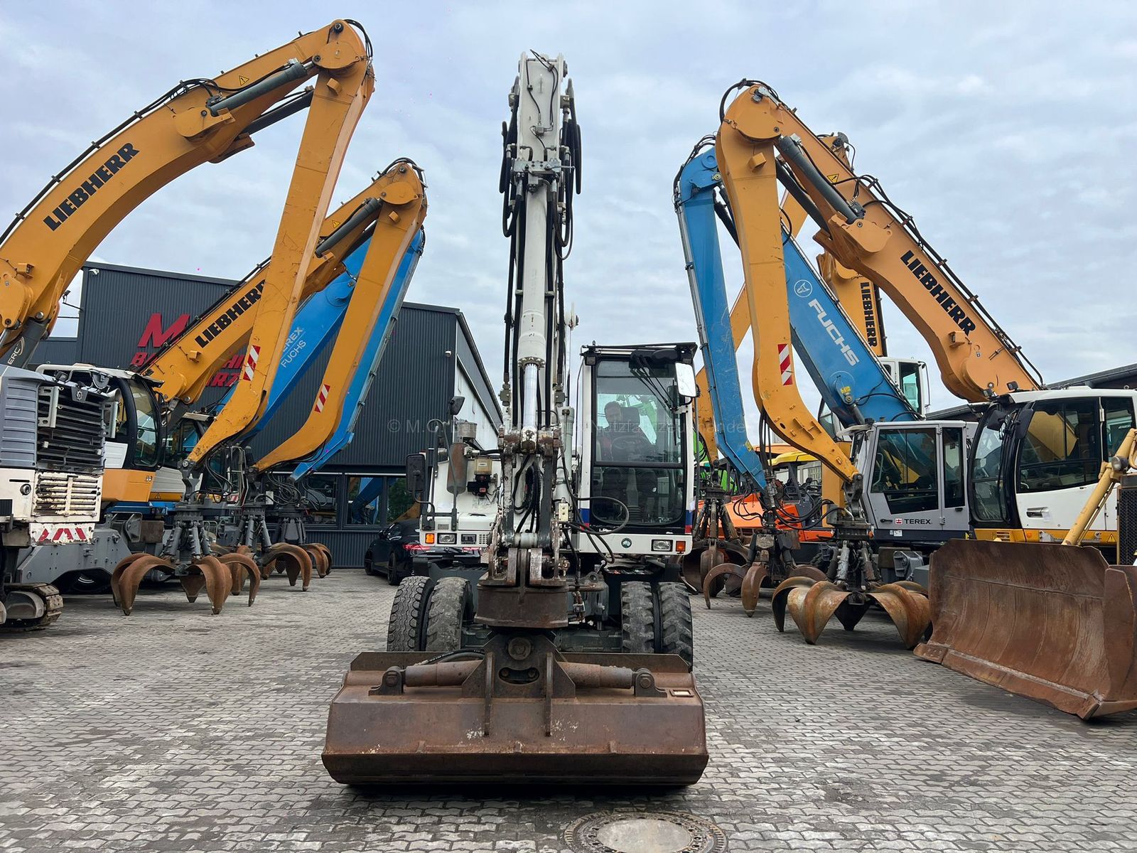 Fahrzeugabbildung Liebherr A 900 C-Litronic / SW/ZSA/VSA/ Hammerleitung/