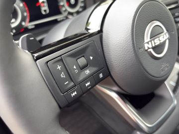 Nissan Qashqai Tekna °Premium Paket°HUD*Pano*Navi*Leder
