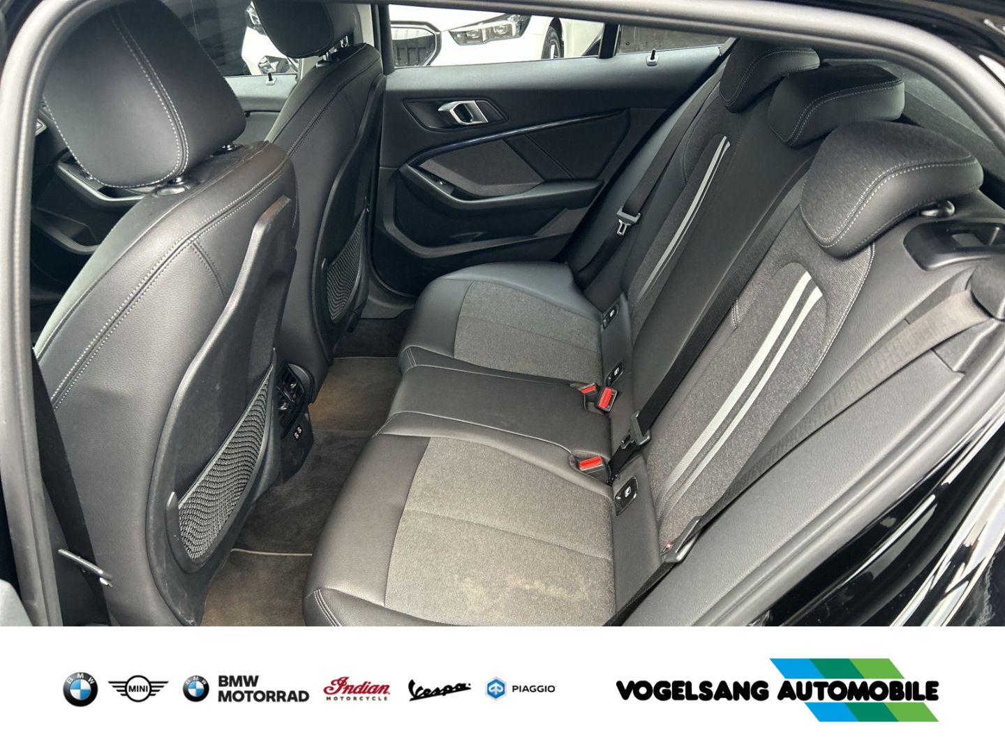 Fahrzeugabbildung BMW 118 Sport Line Head-Up Navi groß Harman/Kardon L