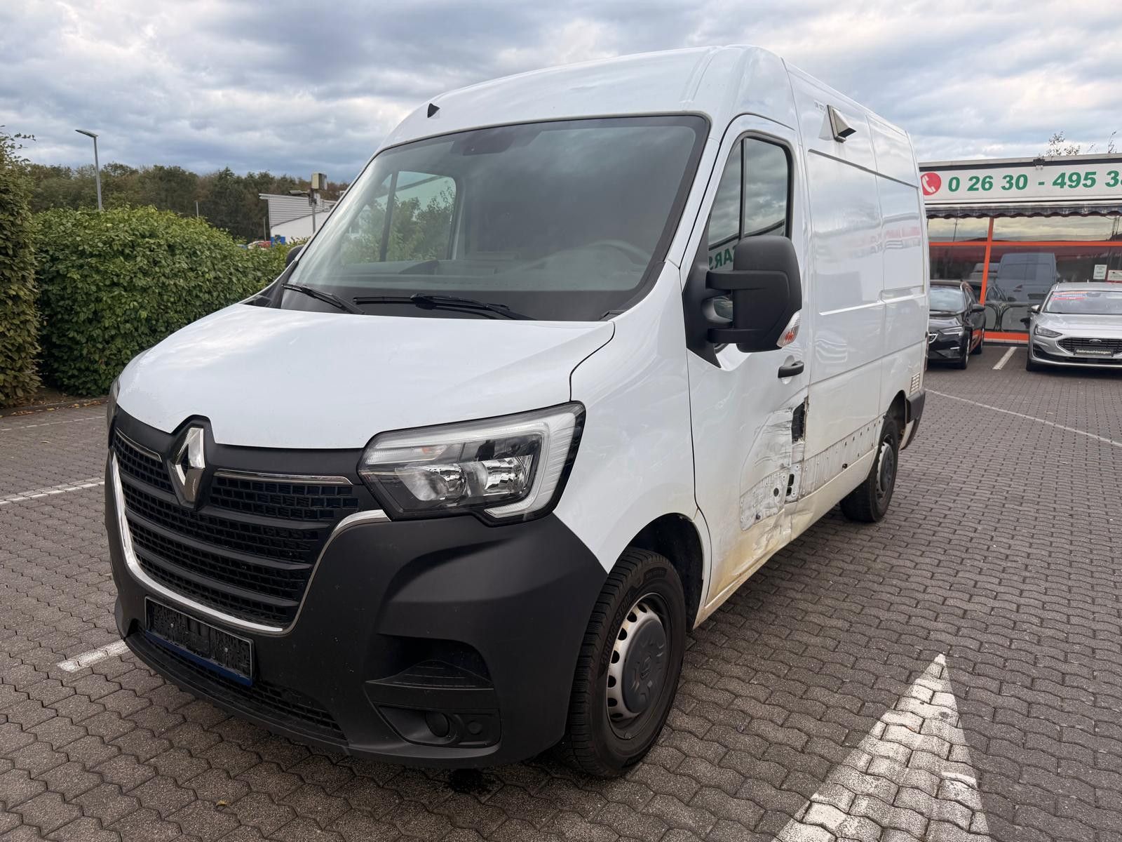 Fahrzeugabbildung Renault MasterIII Kasten L1H2 HKa 3,5t/1.HAND/SCHECKHEFT