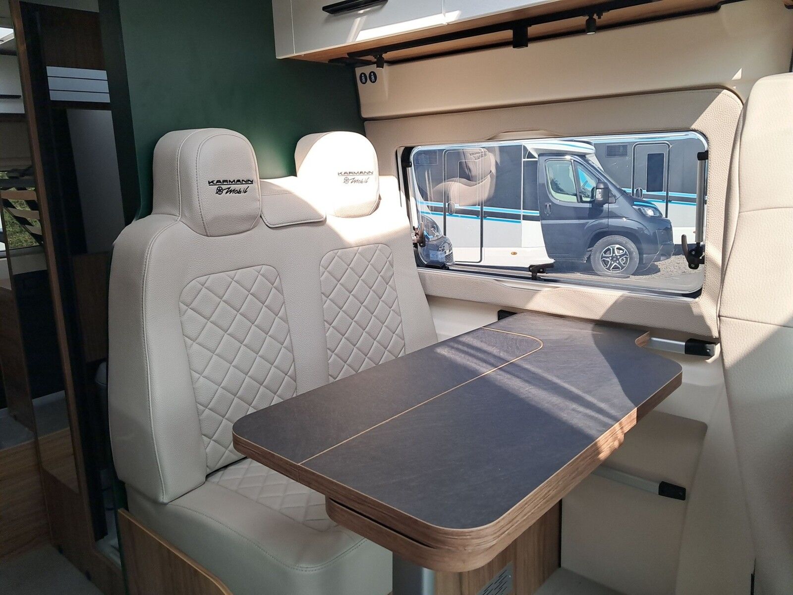 Fahrzeugabbildung Karmann Dexter DE 580 140 PS und Concept Paket