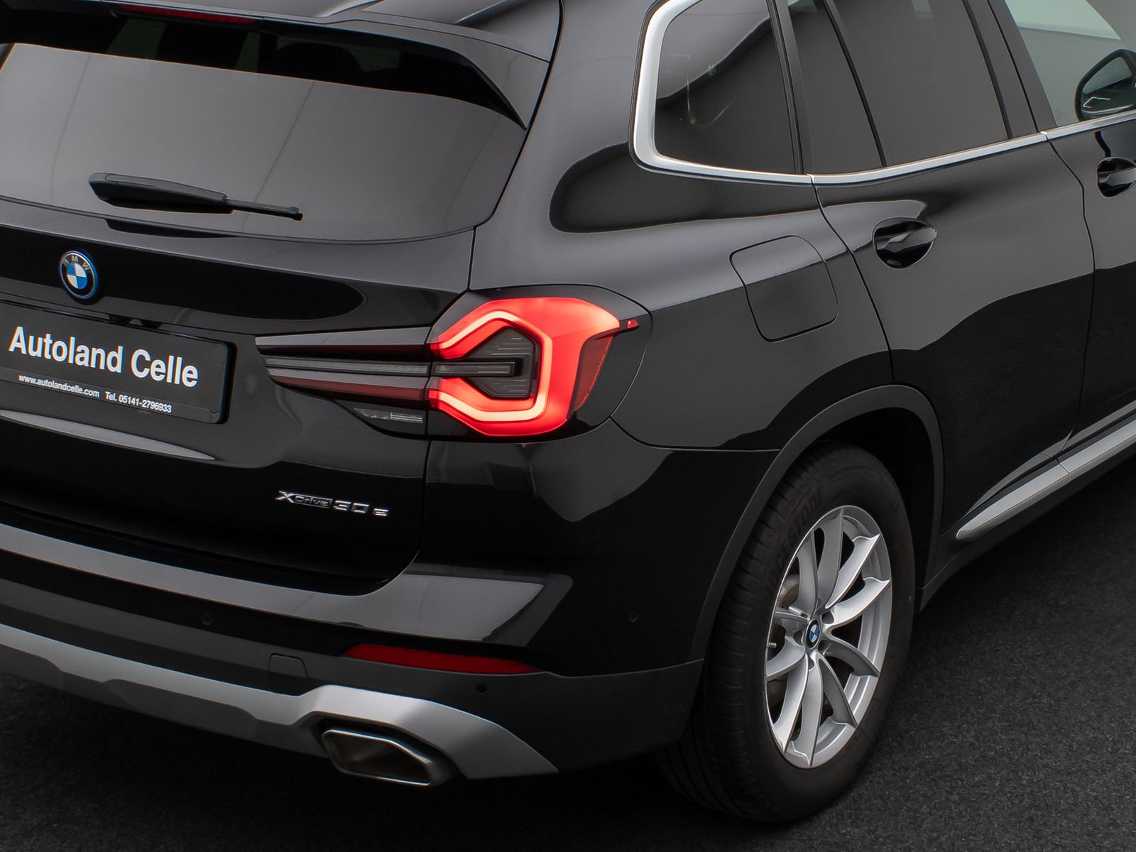 Fahrzeugabbildung BMW X3 xD30e Panorama Kamera HUD H/K Komfort Sport