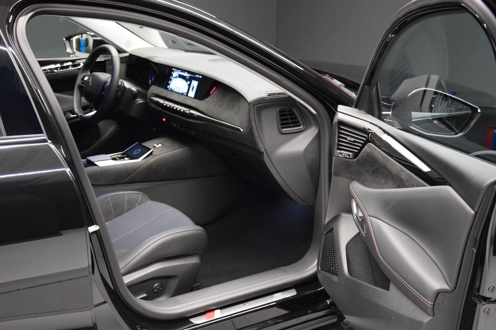 Fahrzeugabbildung DS Automobiles DS4 Performance Line Pure Tech 130 HuD Memory