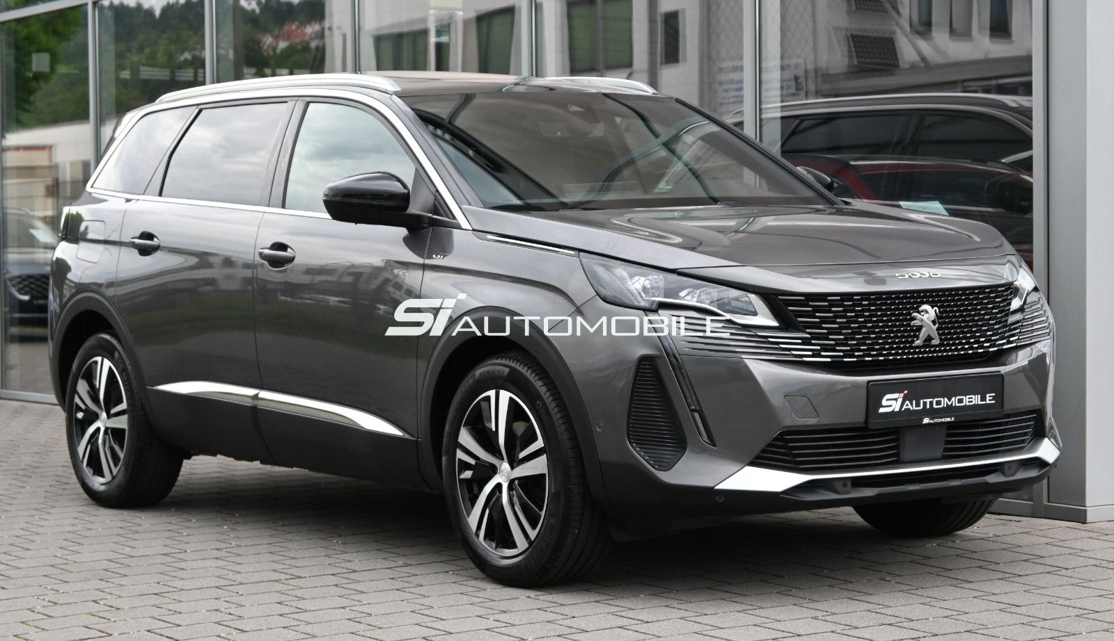 Fahrzeugabbildung Peugeot 5008 BlueHDi 130 GT °ACC°AHK°PANO°7-SITZE°ALARM°