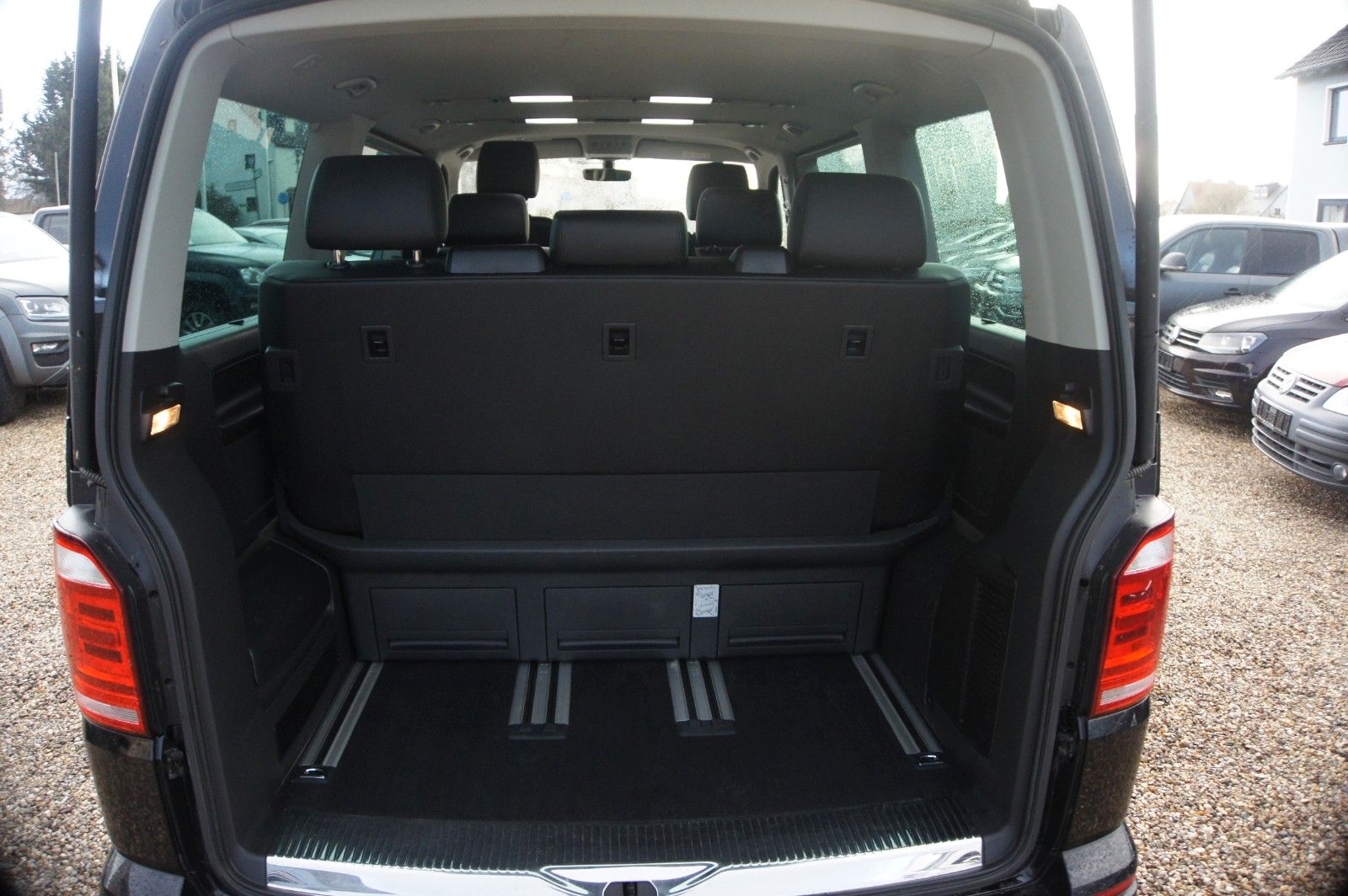 Fahrzeugabbildung Volkswagen T6 Multivan  AHK 4 Motion Alu Leder 7 sitze