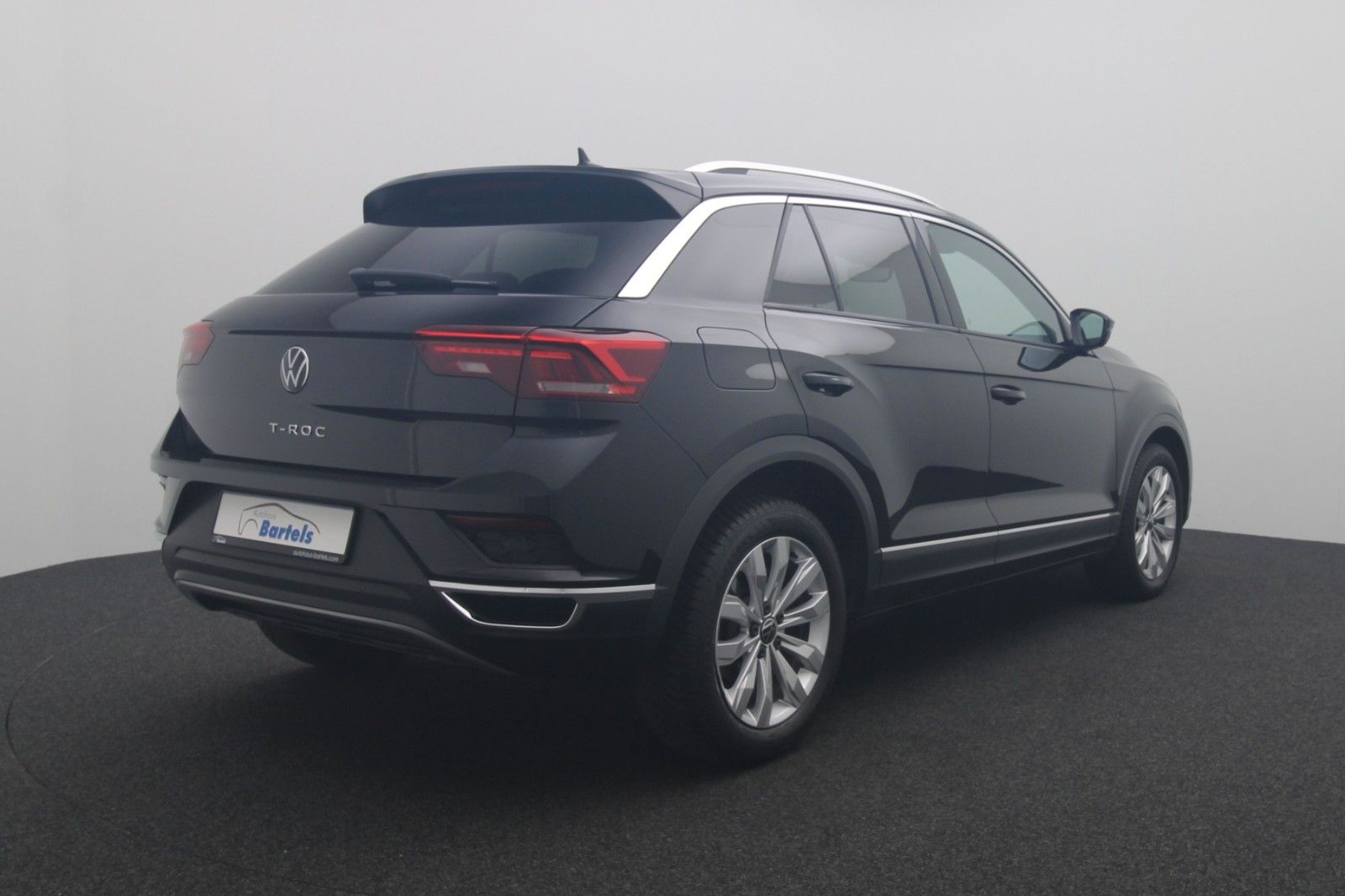 Fahrzeugabbildung Volkswagen T-Roc Sport  ACC Navi DSG LED